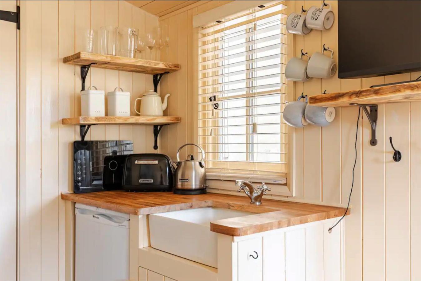 Shepherd'S Hut, Μπαθ Εξωτερικό φωτογραφία